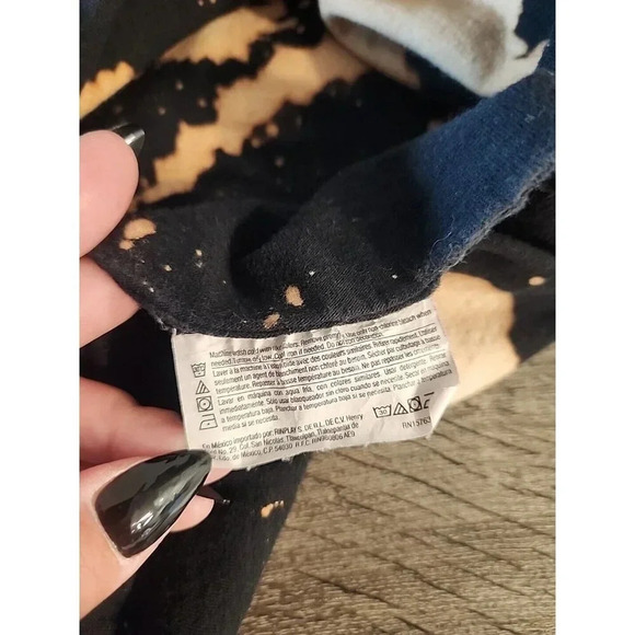 Champion Men's Melting Script Graphic Logo Tee Shirt Custom Bleach Dye Sz L - Picture 6 of 7